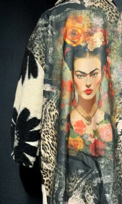 Shop HippieChic Manteau Frida Flowers