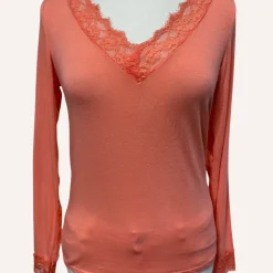 Shop HippieChic Sous Pull Uni avec Dentelles Noir